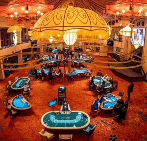 Игровой зал Azia Casino